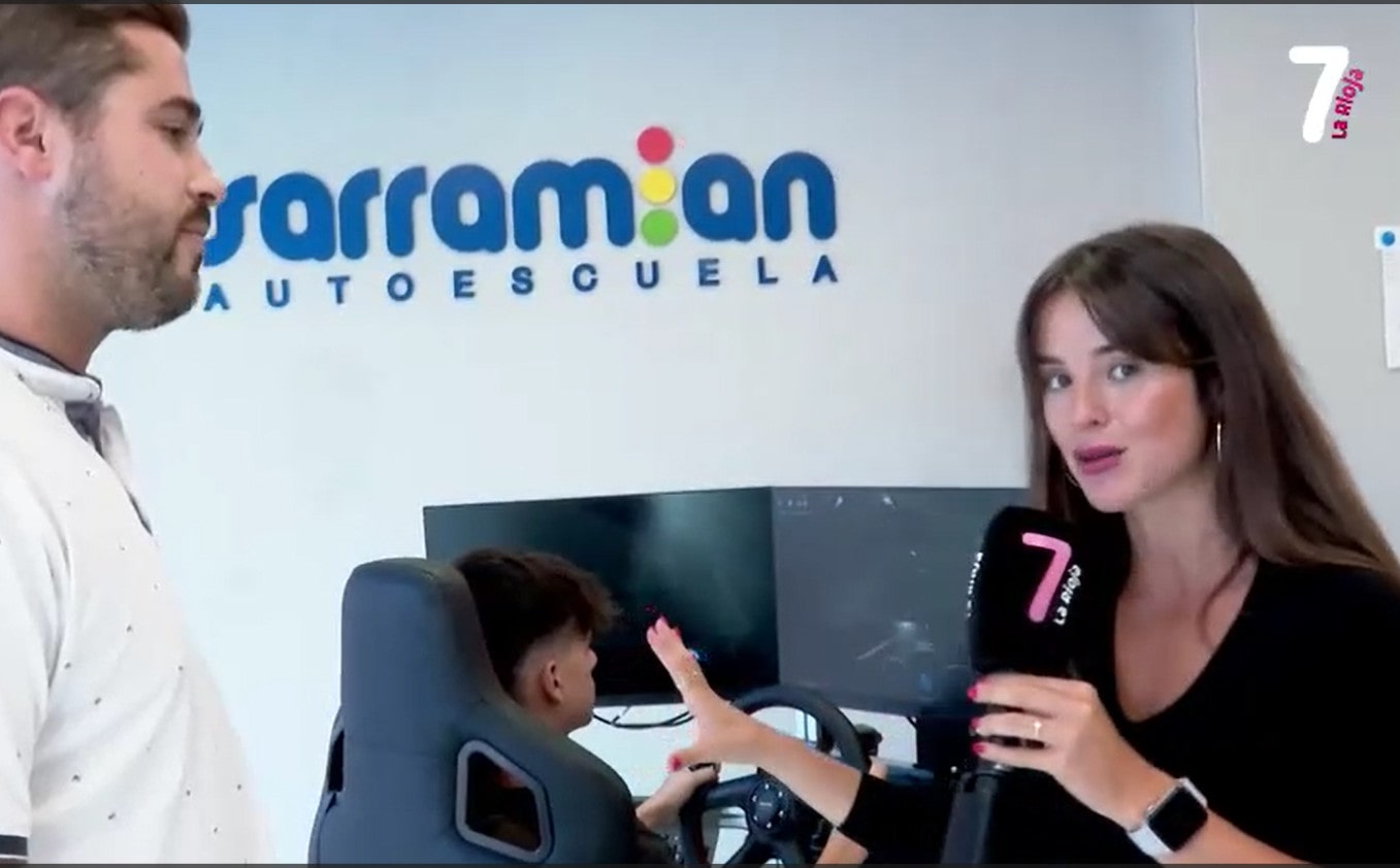 Simescar Lite en la televisión riojana, entrevista en la autoescuela Sarramian.